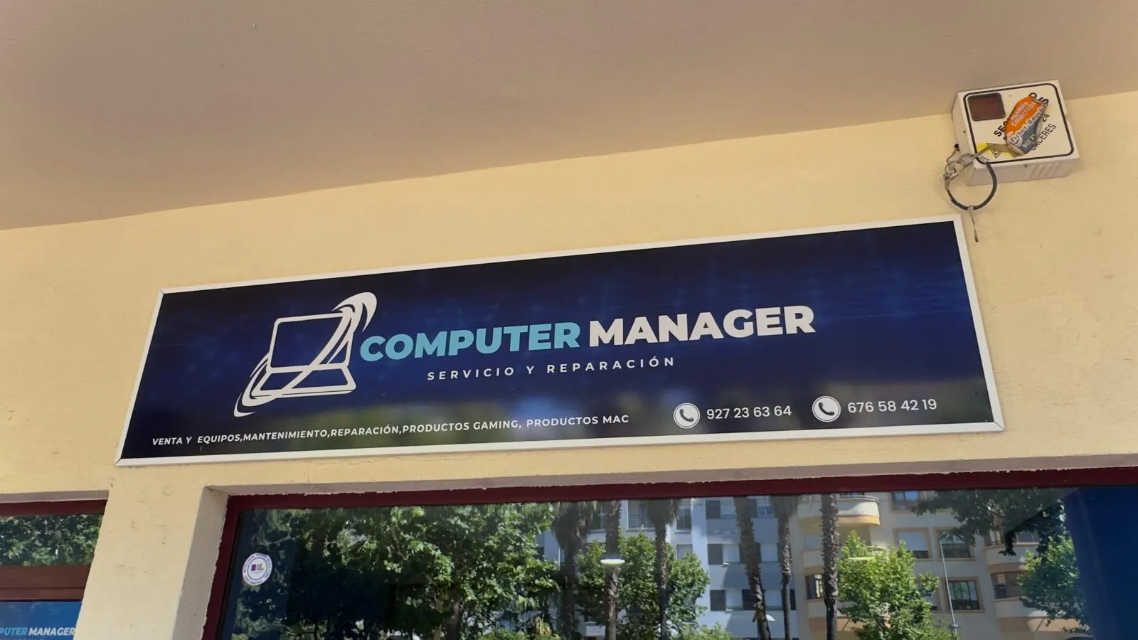 Rótulo de Computer Manager — servicio y reparación de ordenadores